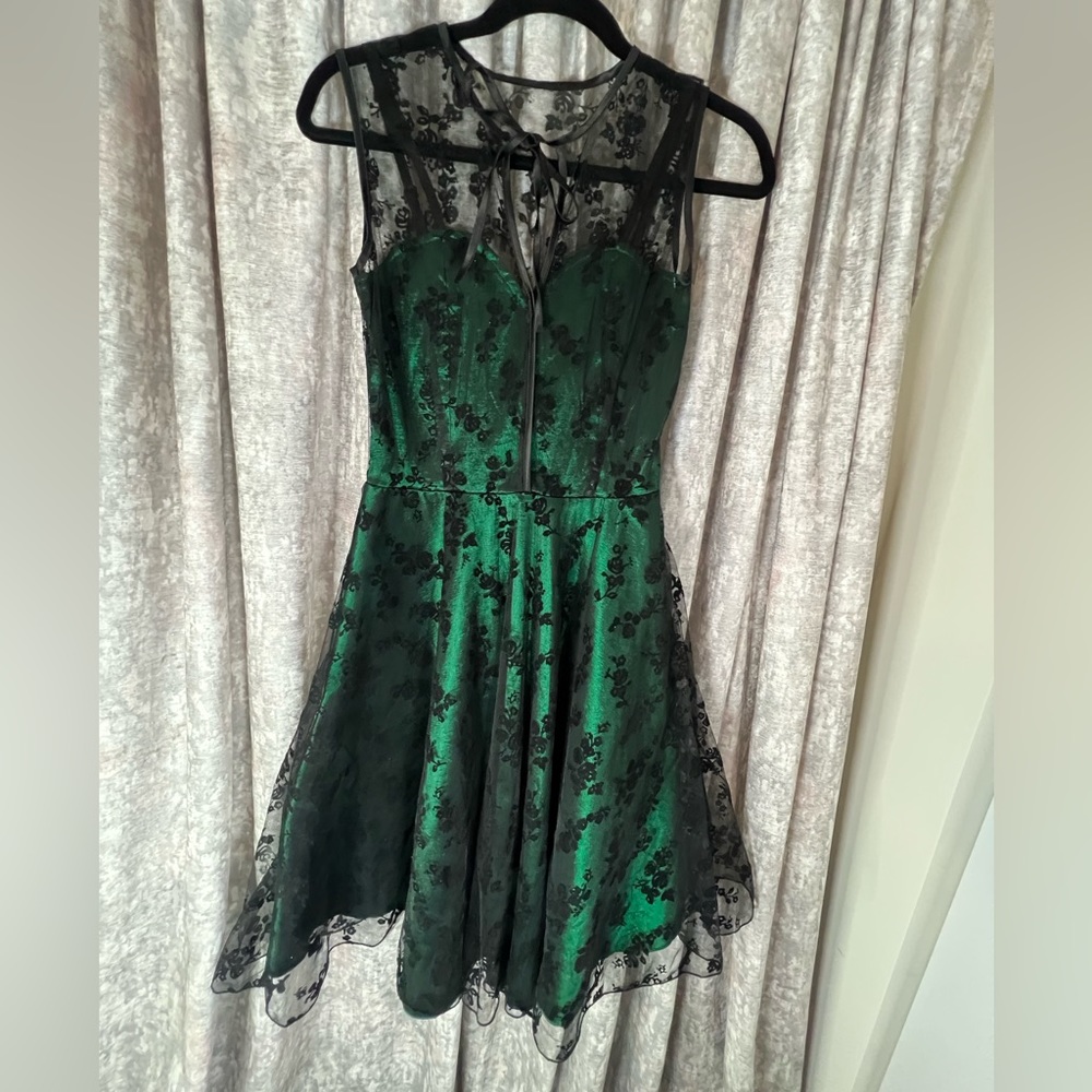 NWOT Voodoo Vixen Lace Emerald Green Size Small Pinup